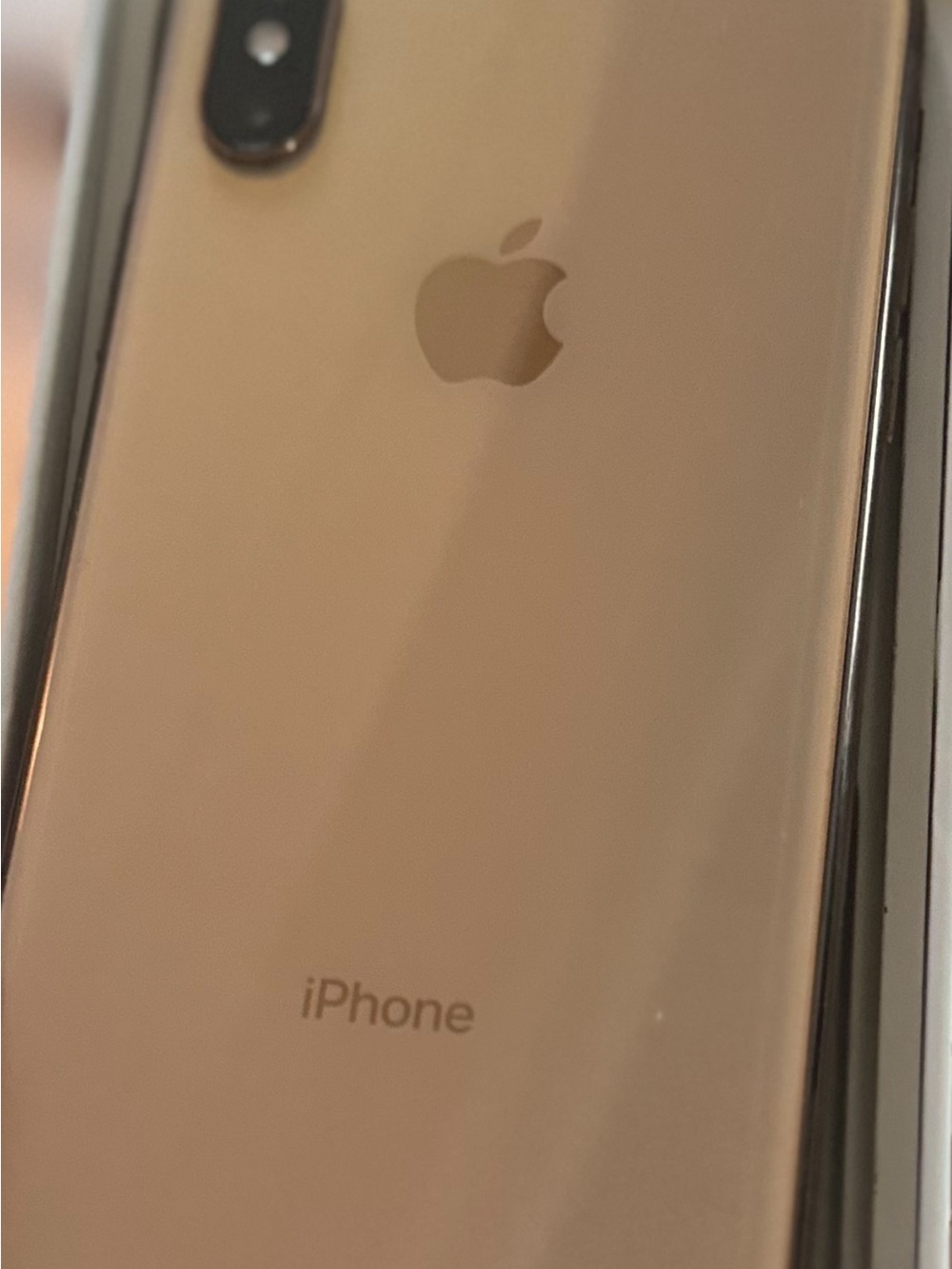 Apple iPhone XS Gold Unlocked Good Condition w/ Lightning Adapter